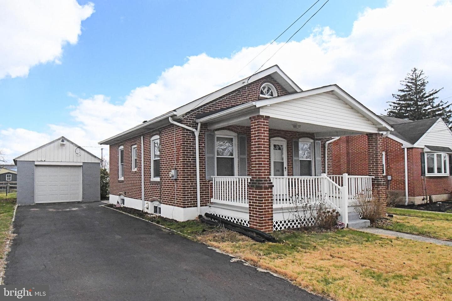 20 E Howard Street photo 1