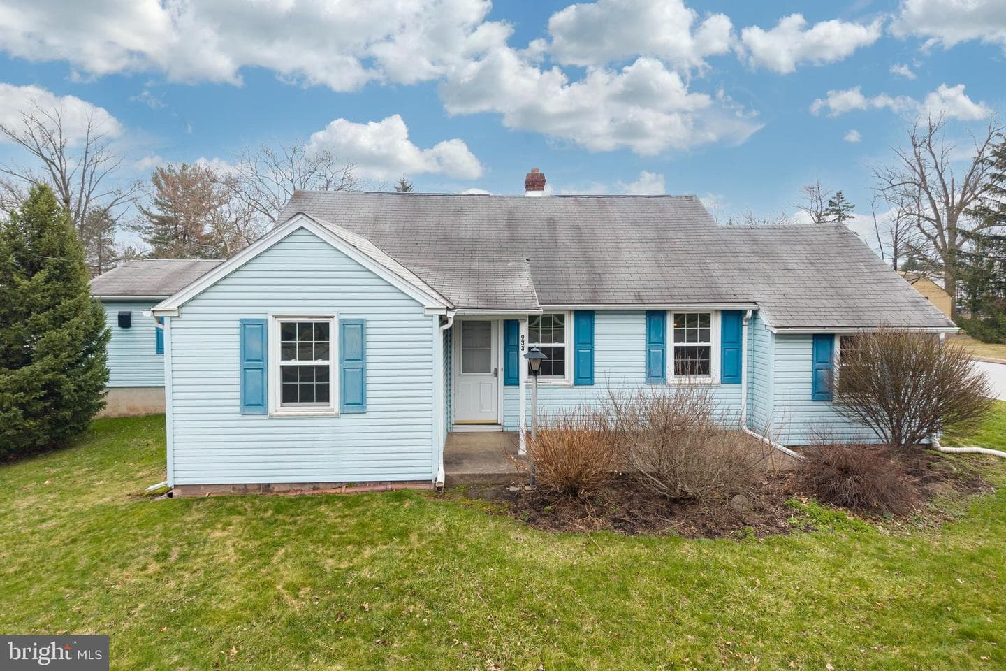 933 Forty Foot Road photo 1