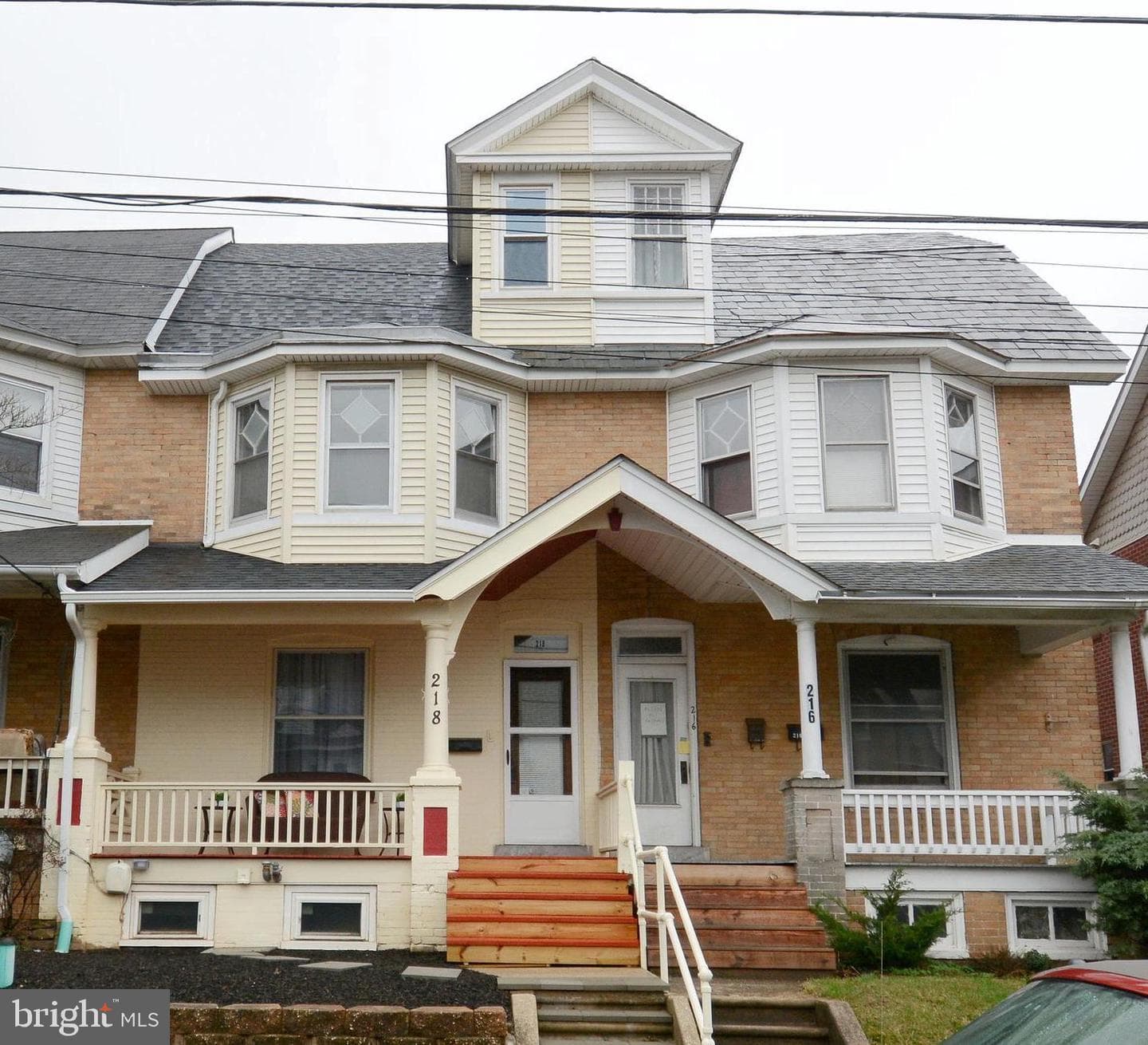 218 E Broad Street photo 1