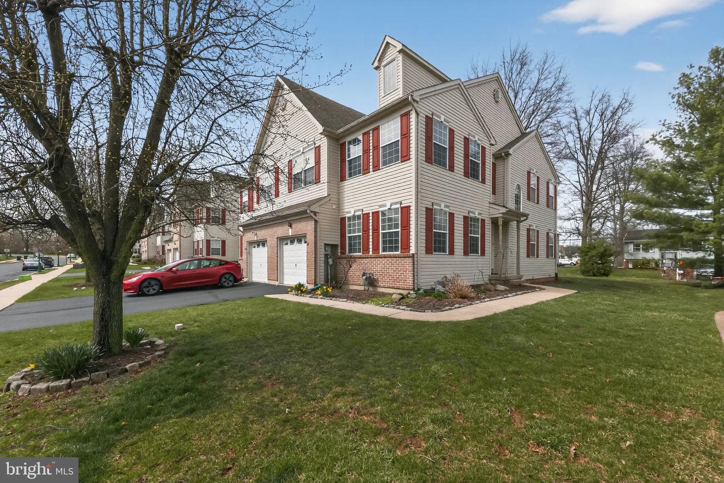 111 Raintree Crossing photo 1