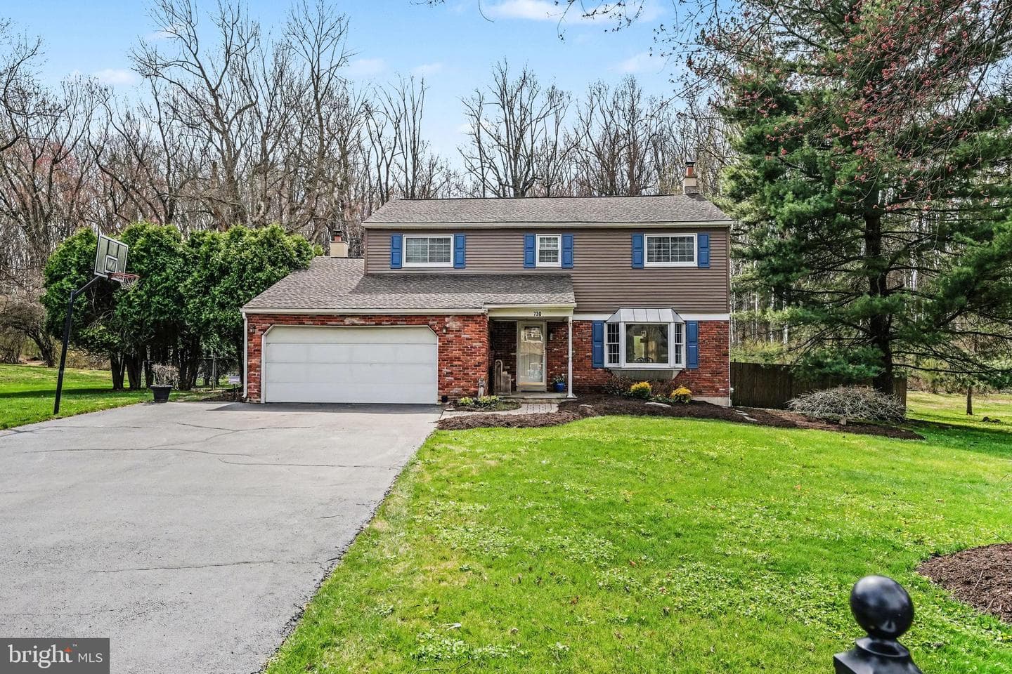 730 Maple Hill Drive photo 1