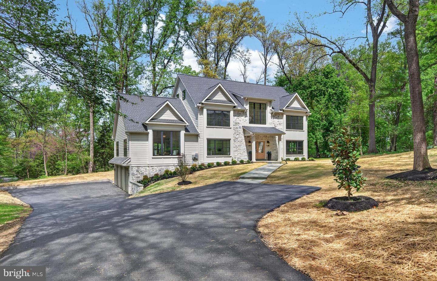 828 Summit Road