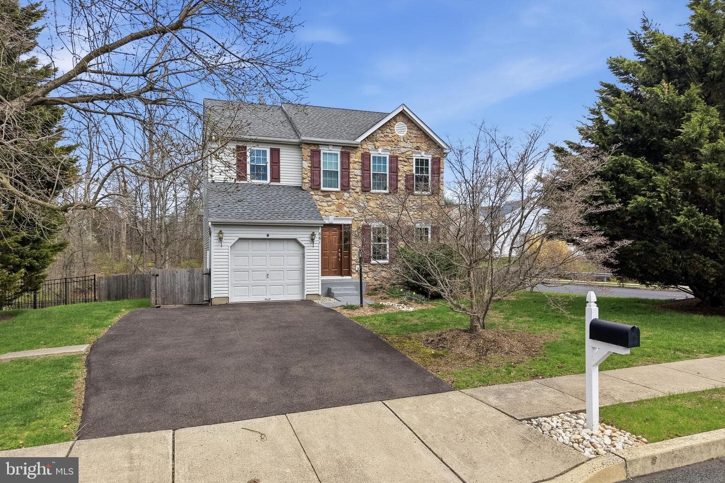 661 Birch Circle photo 1