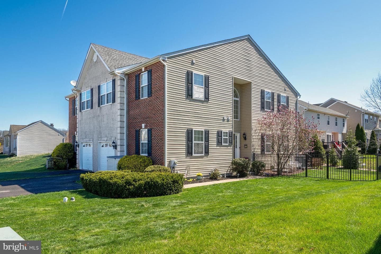 202 Holbrook Lane