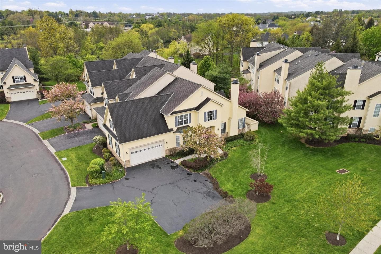 590 Farmdale Circle