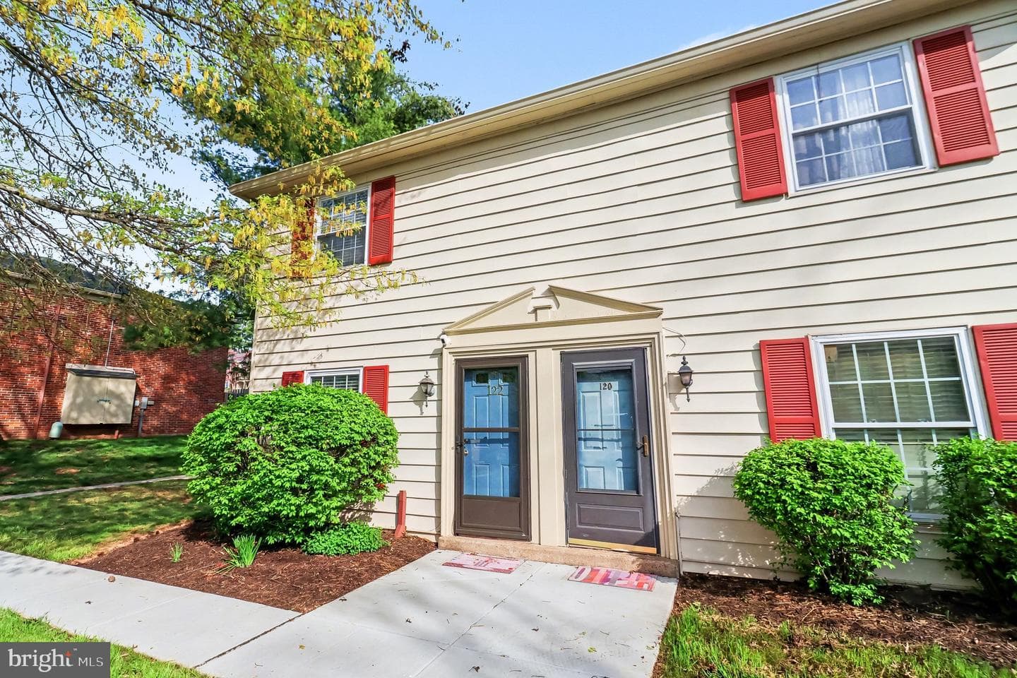 122 Wellington Terrace #10-A photo 1