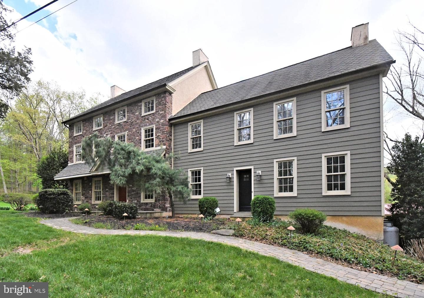673 Spring Mount Road photo 1