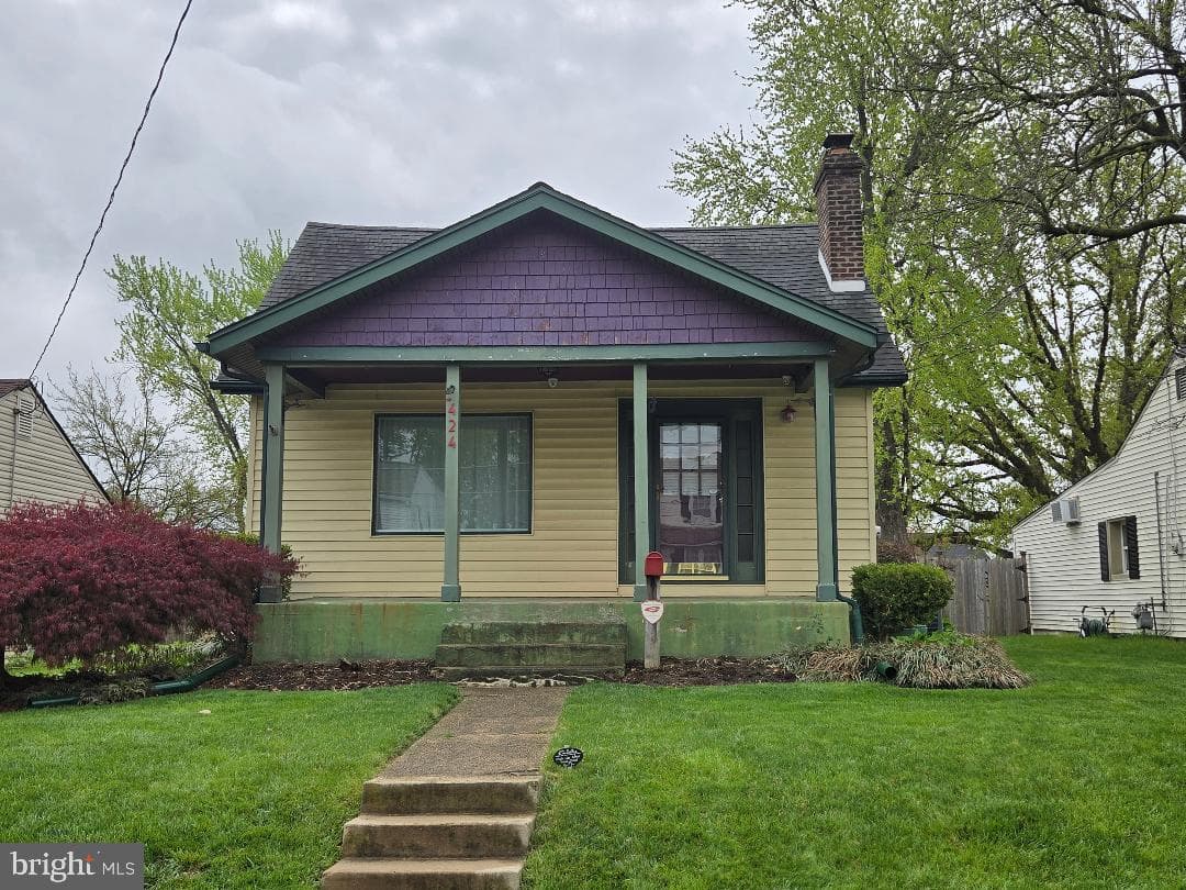 424 Woodlawn Avenue photo 1