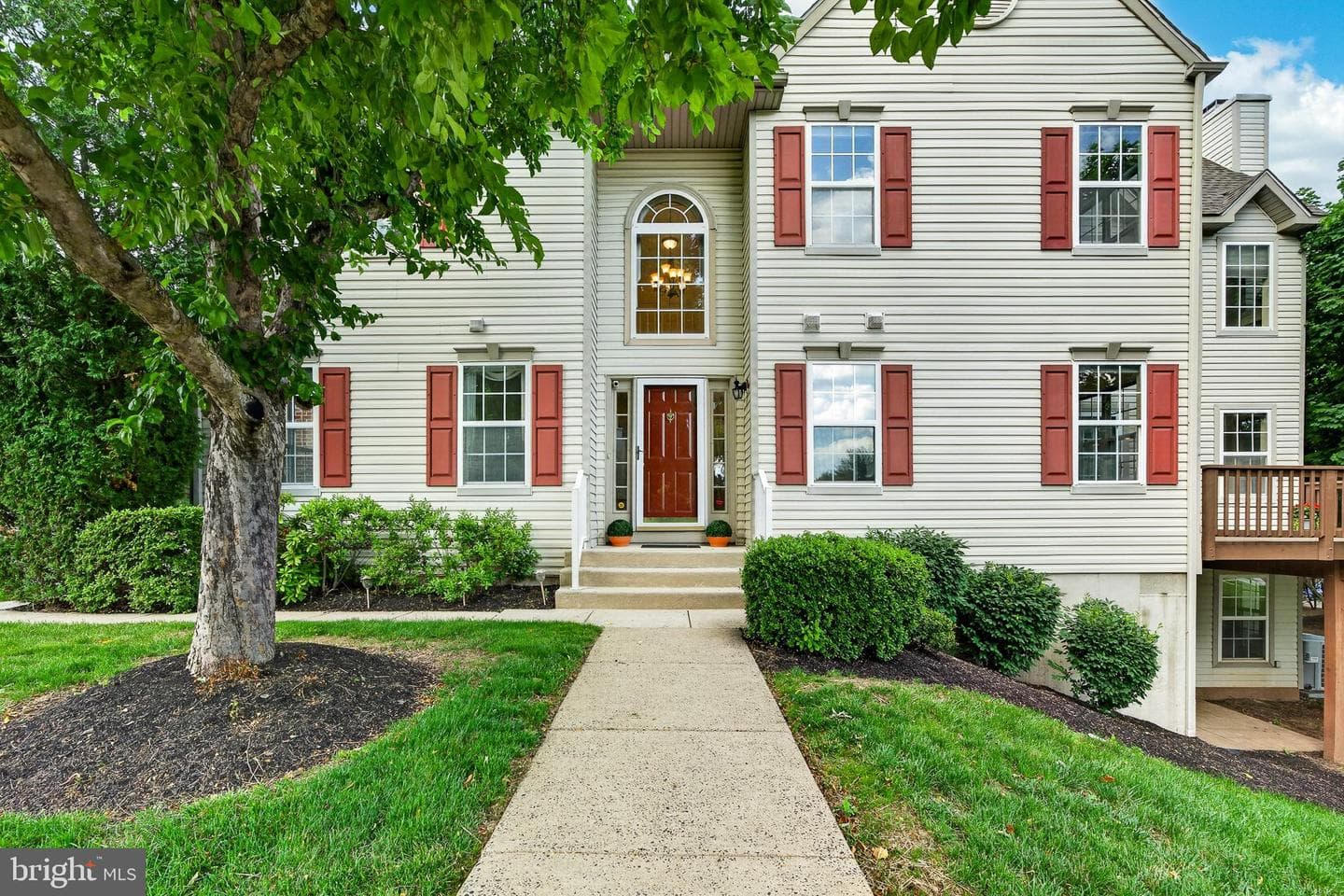 700 Gilbert Place