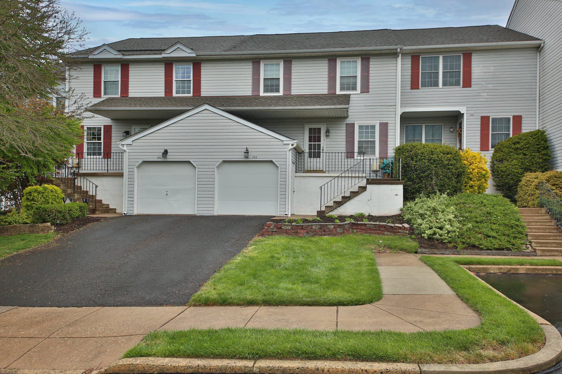502 Stratford Court