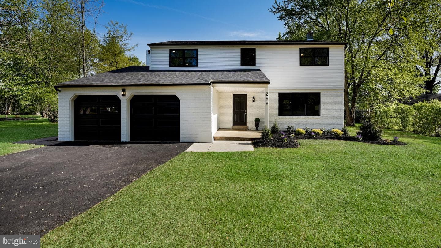 258 Hawthorne Circle photo 1
