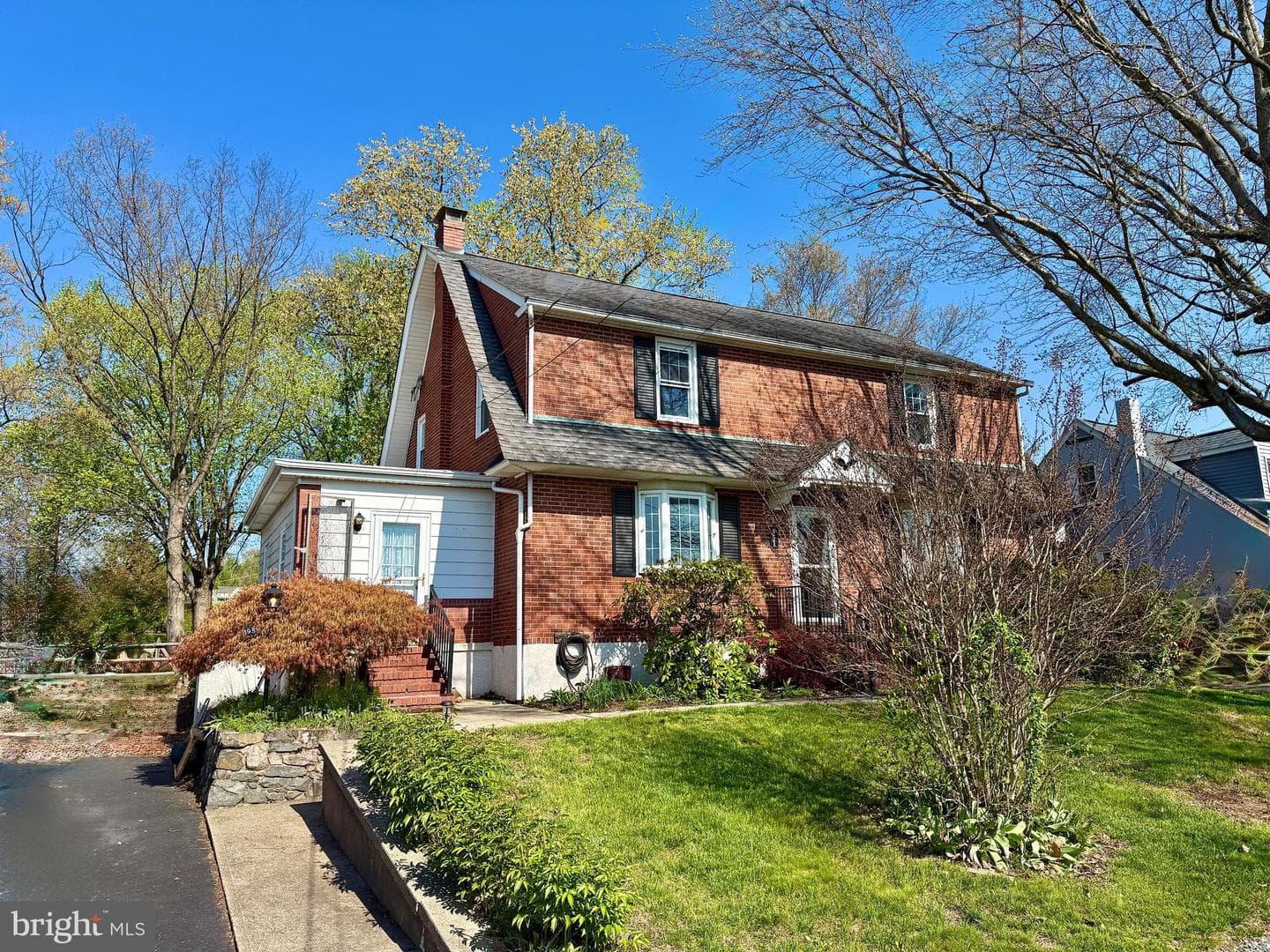 951 Grosstown photo 1