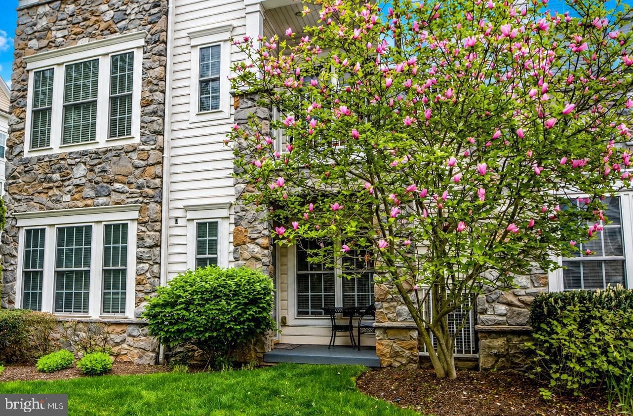 1108 Lilac Ct