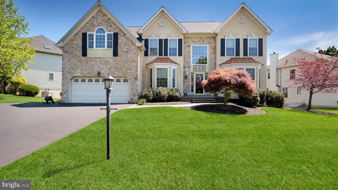 2559 Crestline Drive