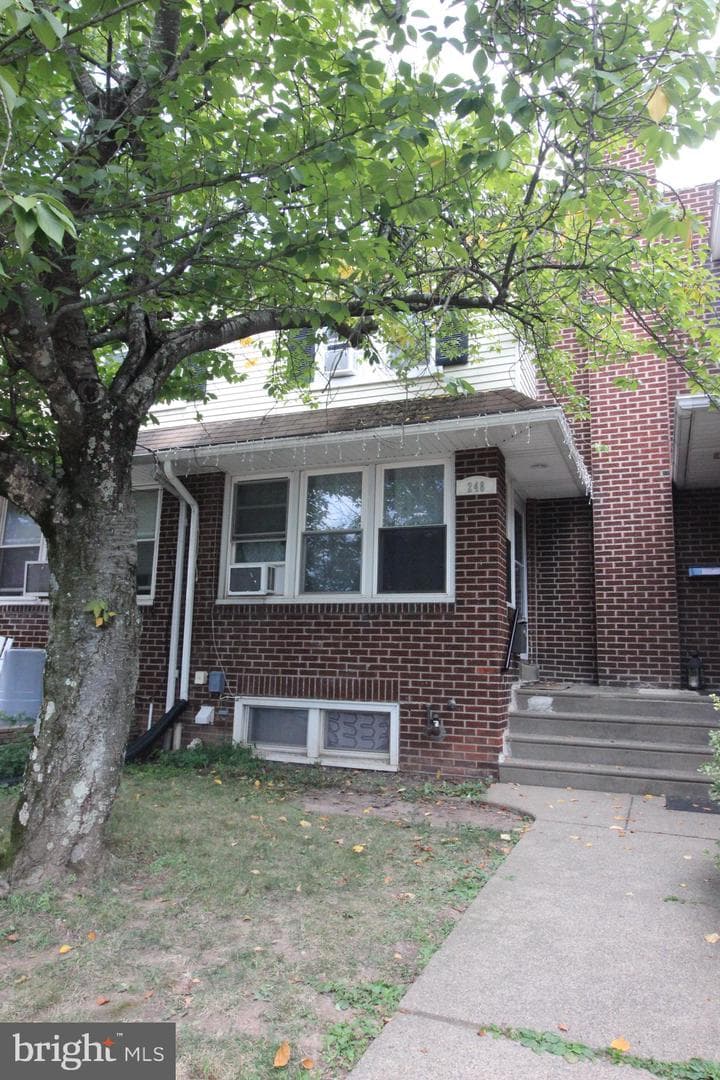 248 E Summit Street