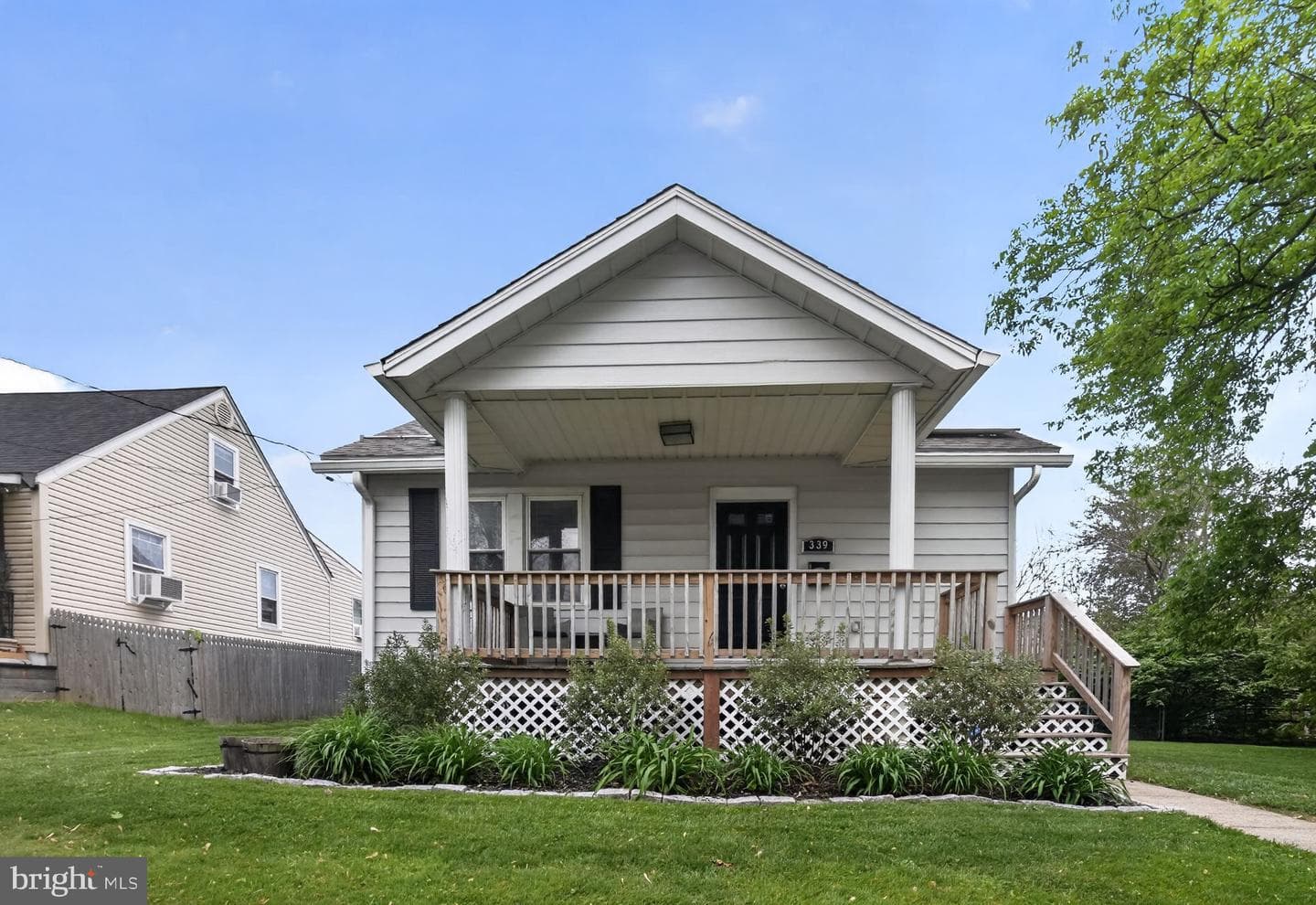 339 Maple Avenue photo 1