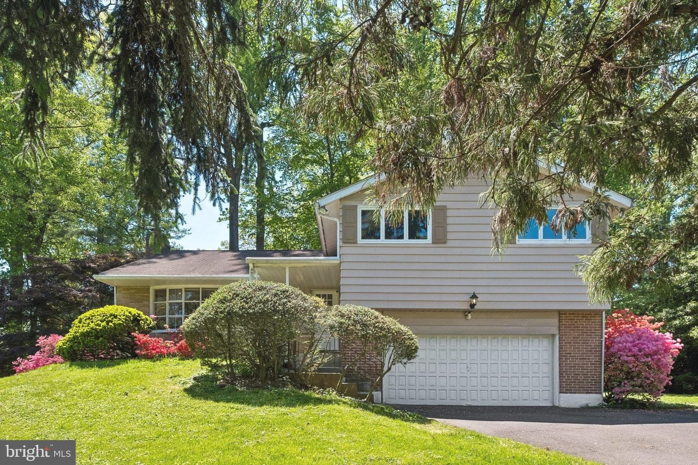 1076 Devon Road