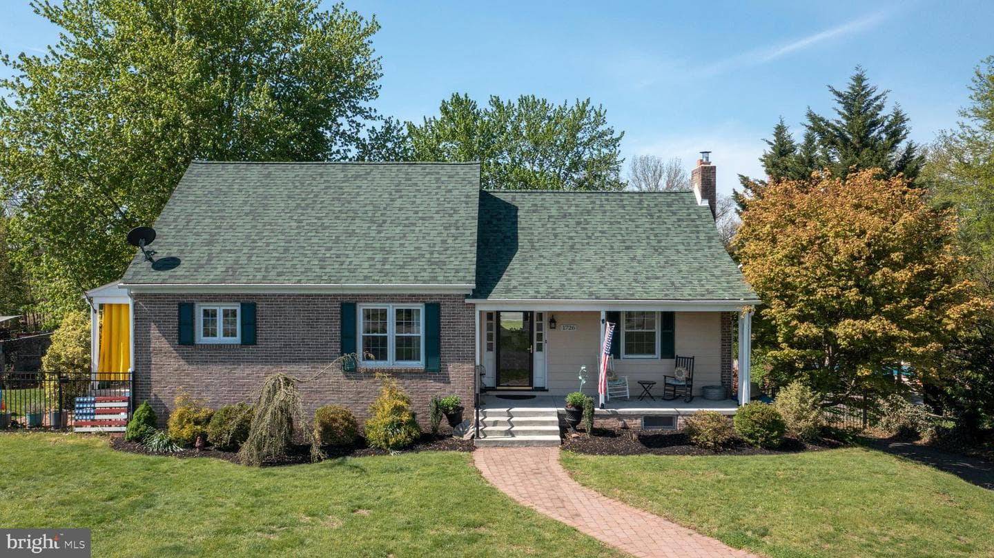 1726 Swamp Pike