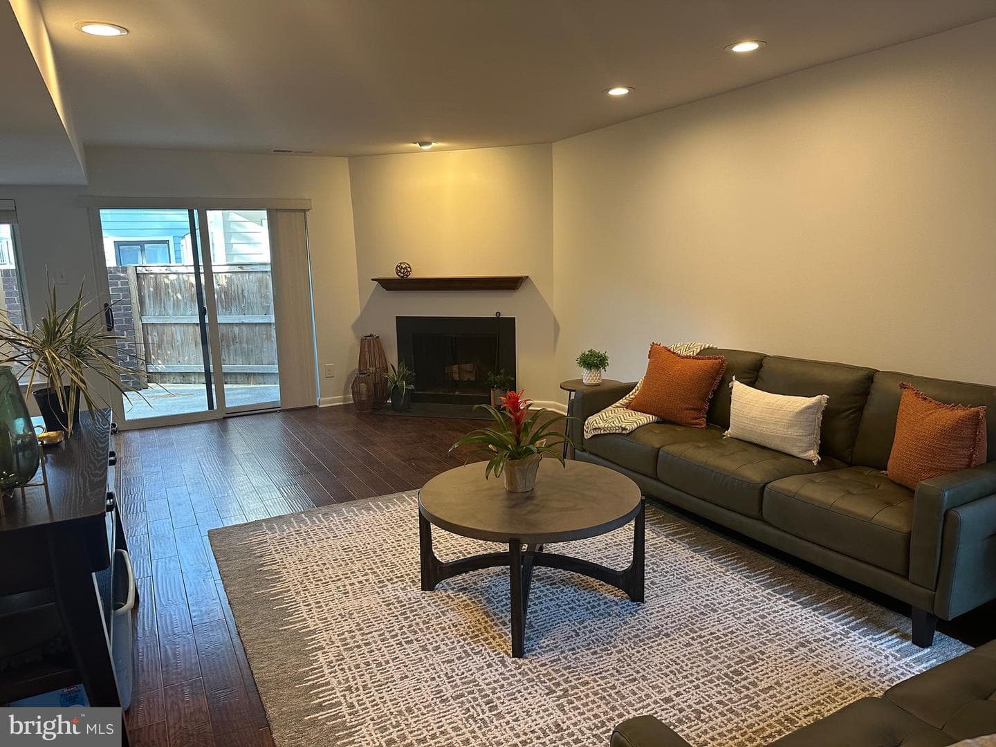 1750 Oakwood Terrace #4c