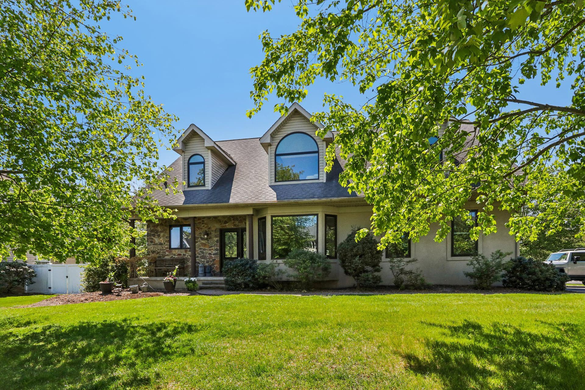 837 Mountaintop Drive