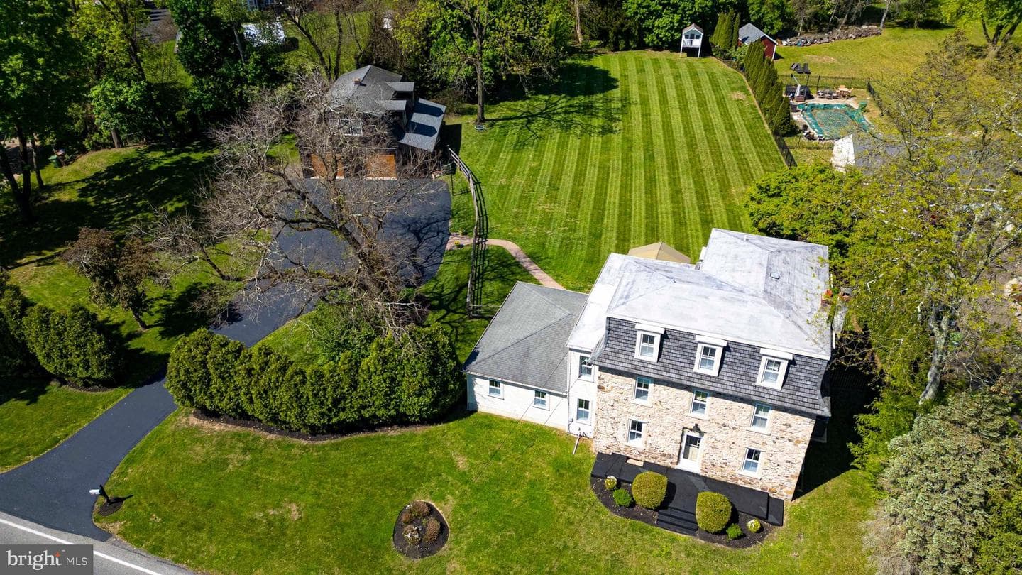 1145 Limekiln Pike photo 1