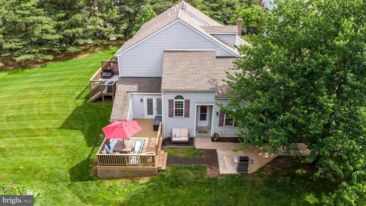 303 Stratford Court