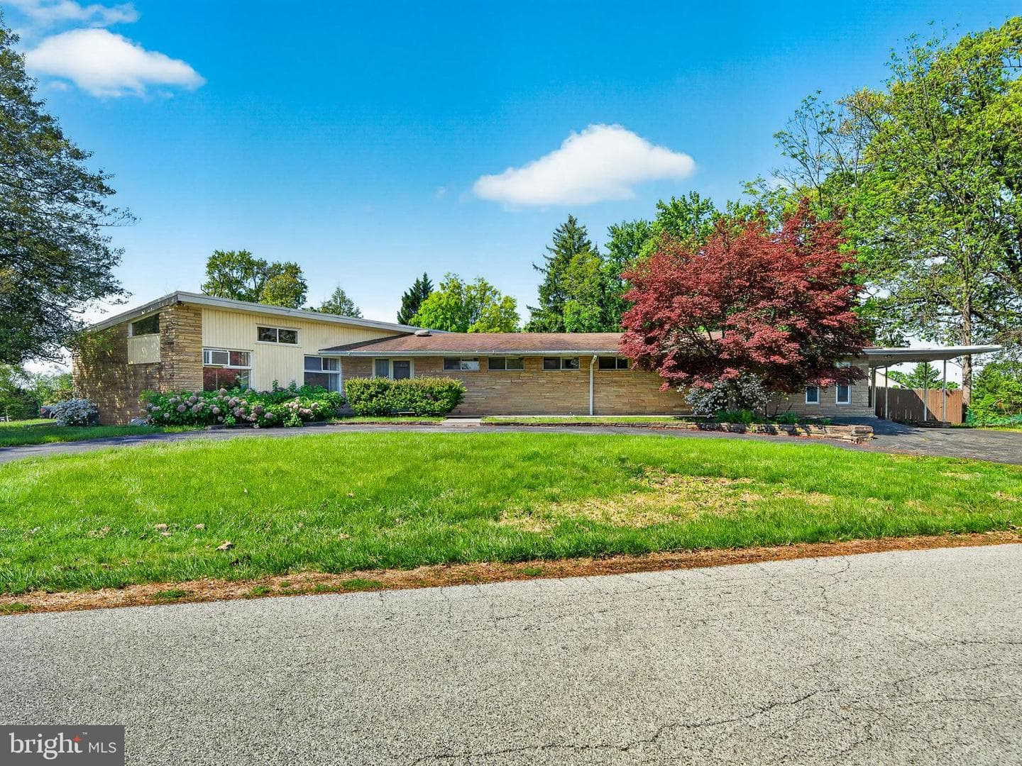 2615 Dogwood Lane