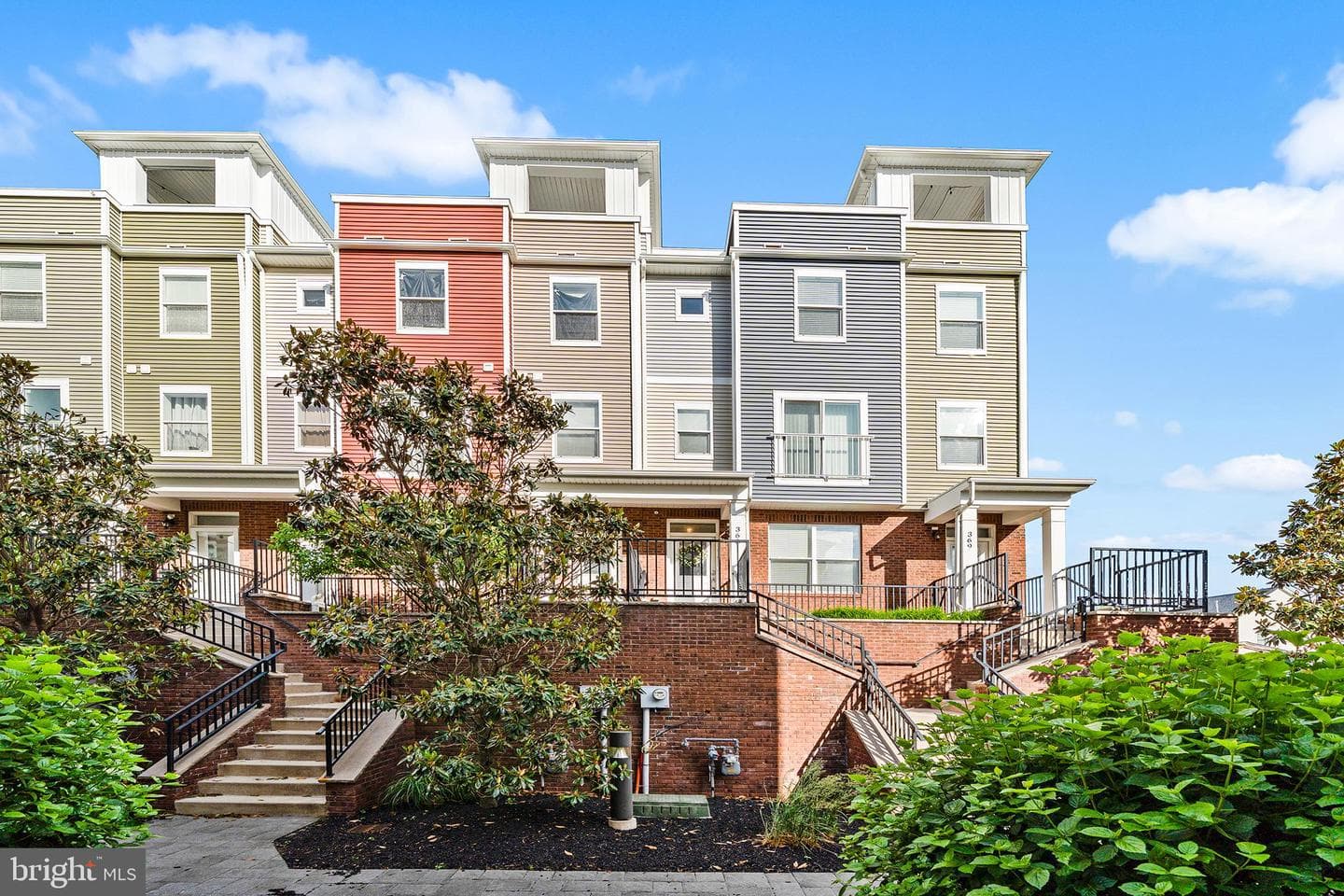 368 W 7th Avenue