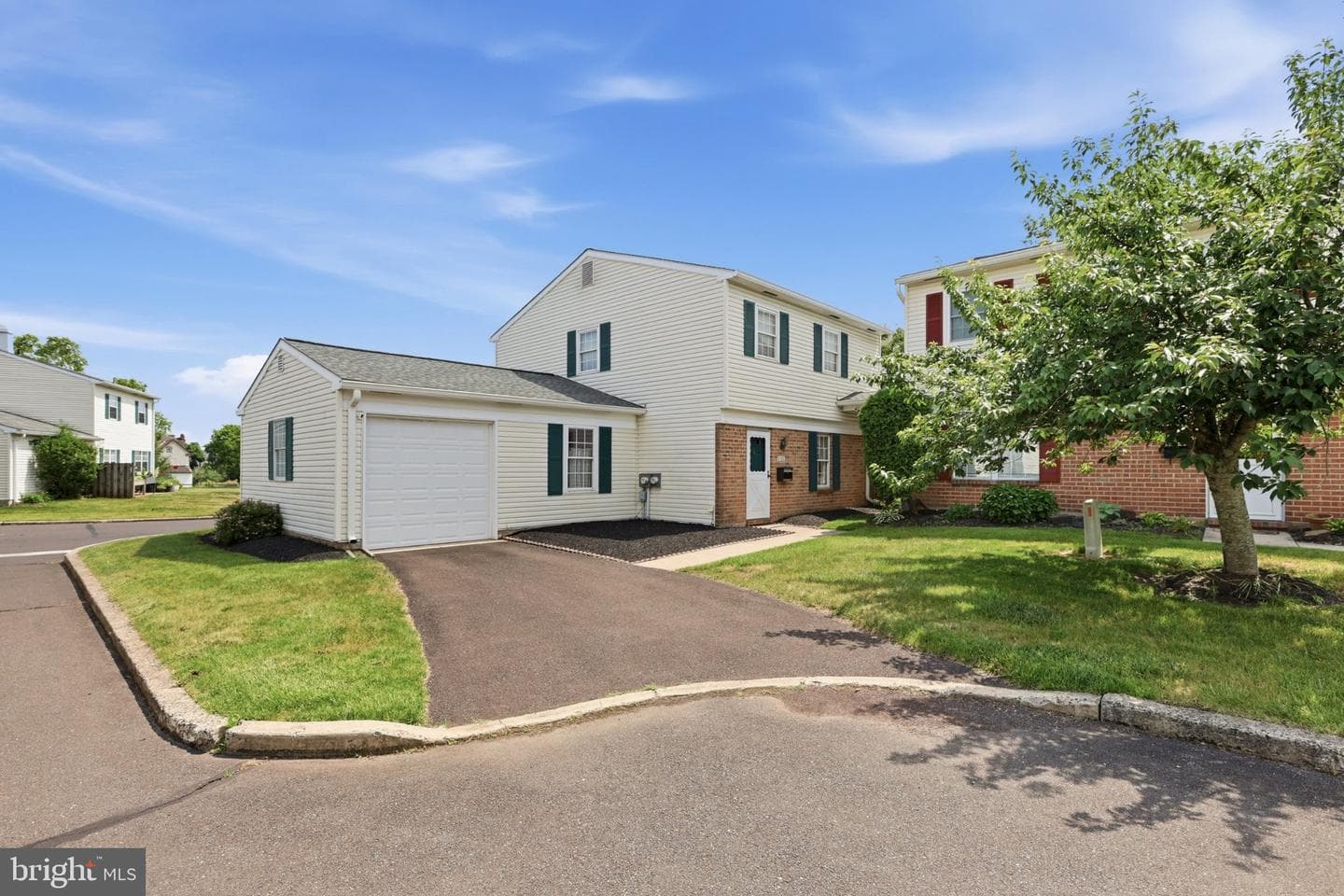 1725 Rosedale