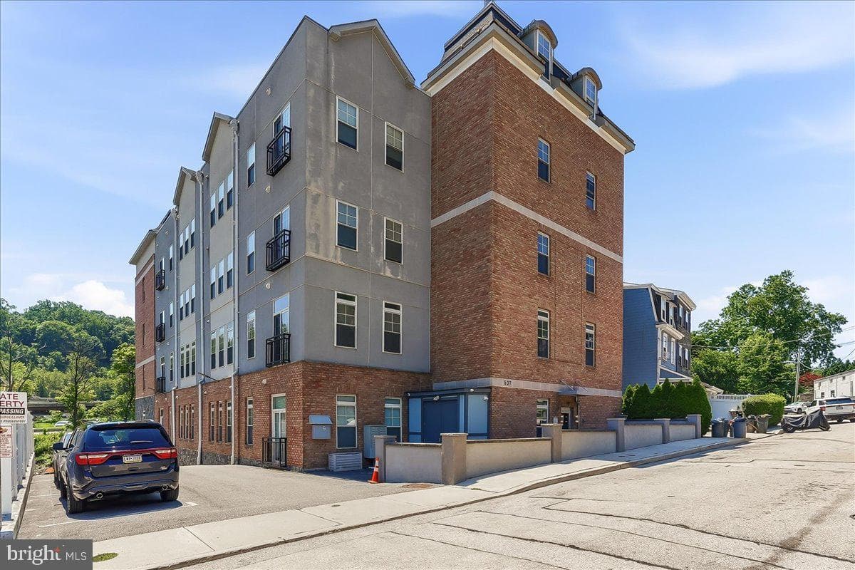 537 Apple Street #101, Conshohocken