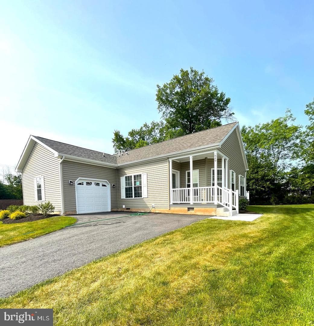 649 Blue Bell Springs Drive, Blue Bell