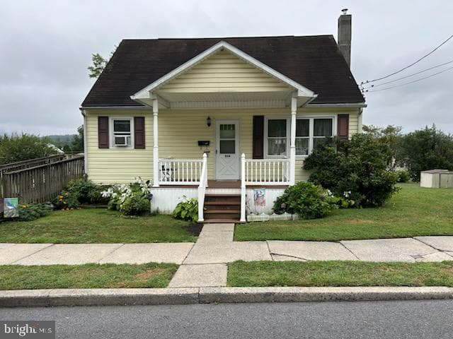 924 W 6th Street photo 1