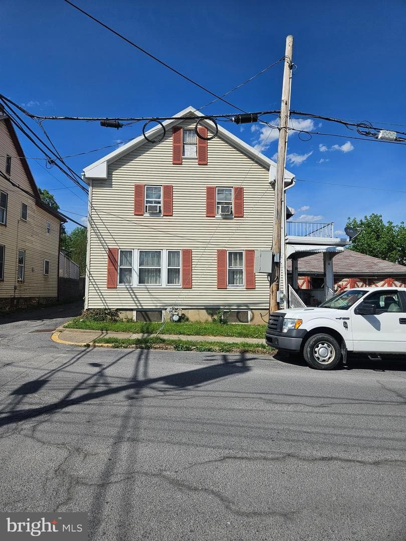 8 N Pine Street