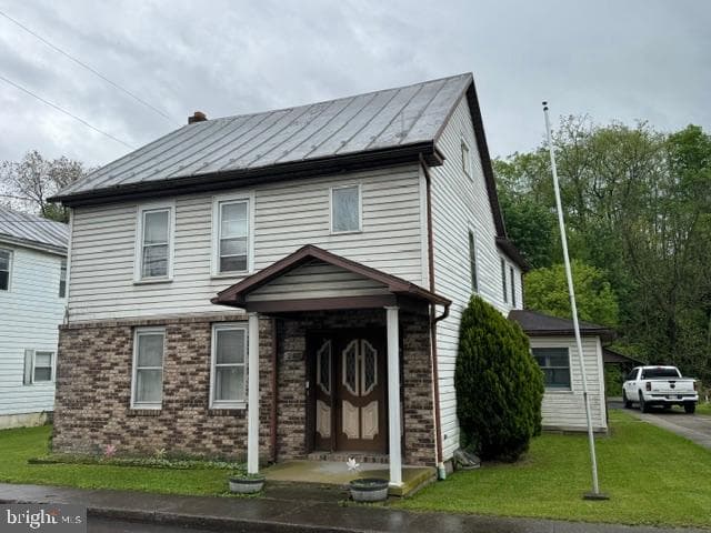 218 S Main St