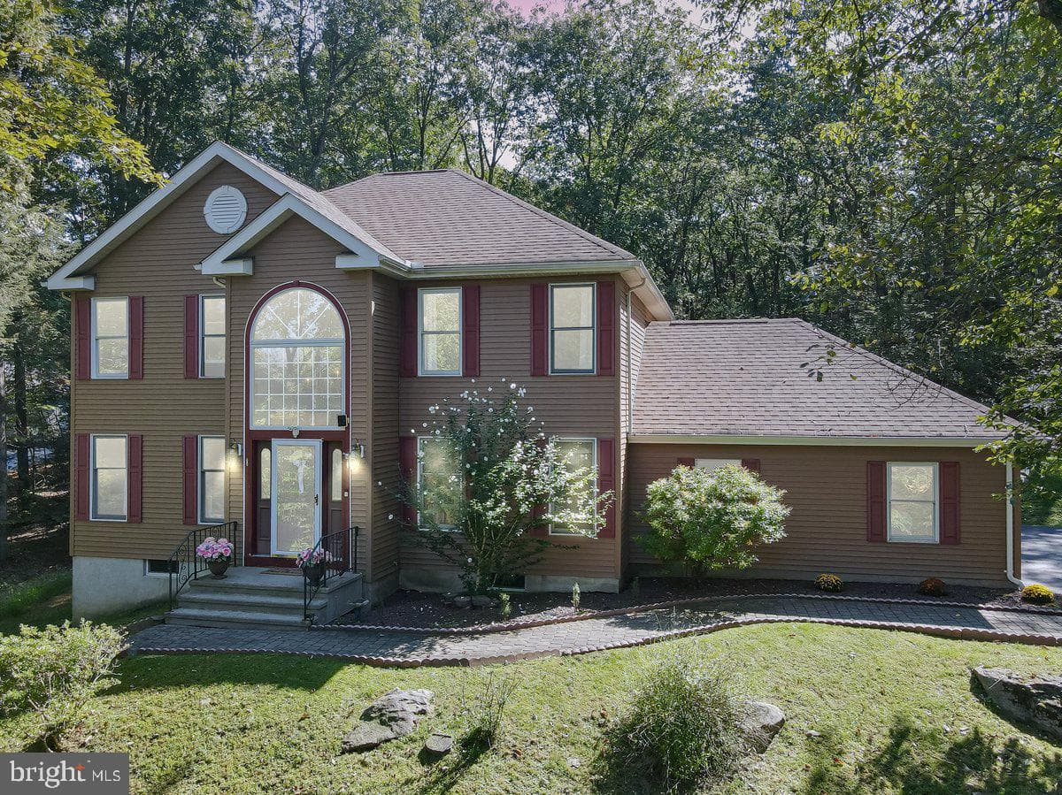 109 Woods Way photo 1