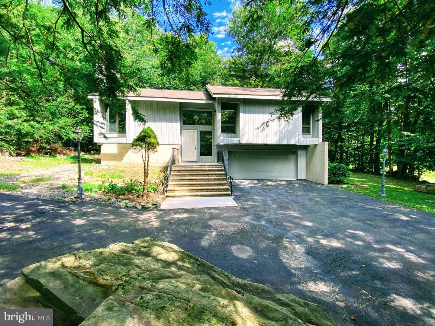 2533 Country Club Drive photo 1