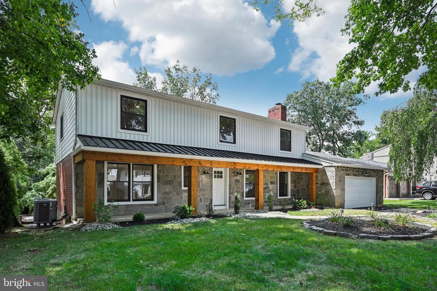 1327 Stafore Drive photo 1