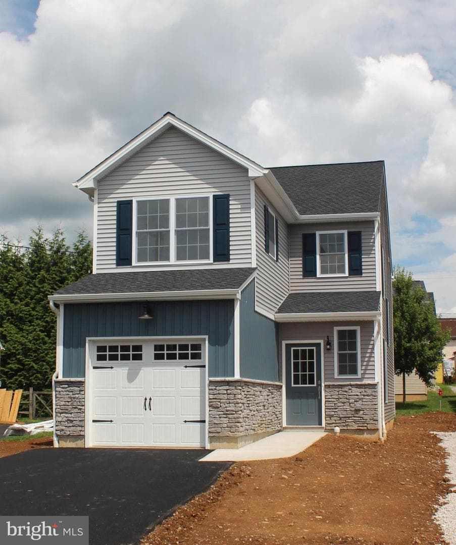 457 Front Street photo 1