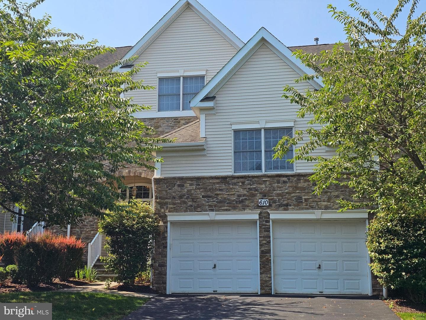 610 Quaker Ridge Terrace photo 1