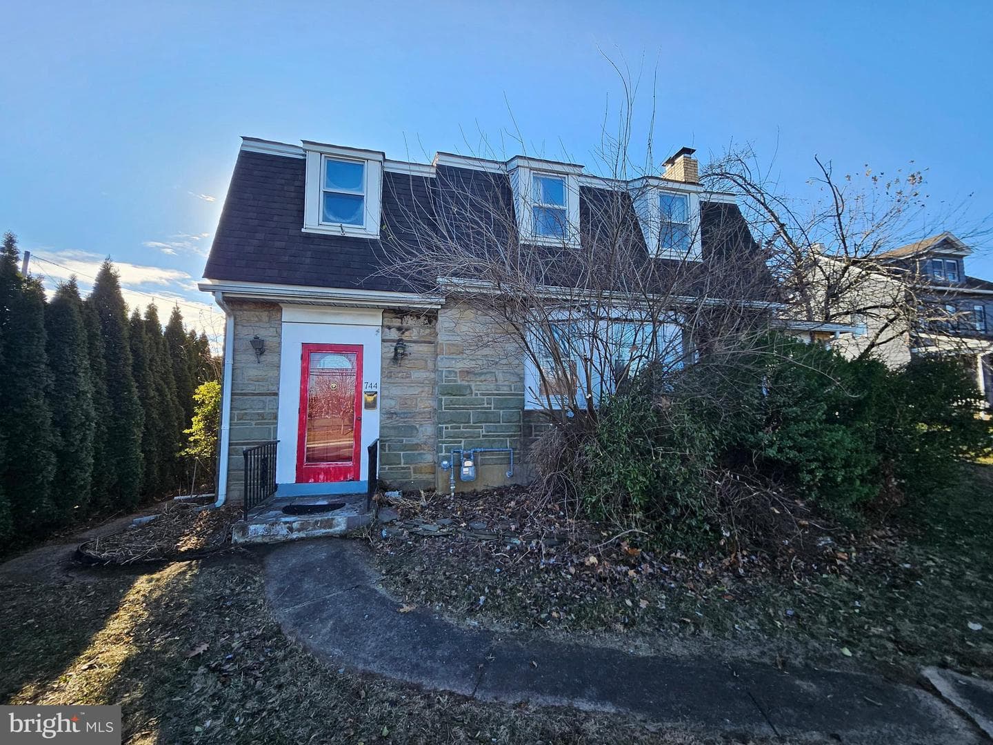 744 Pembroke Road photo 1