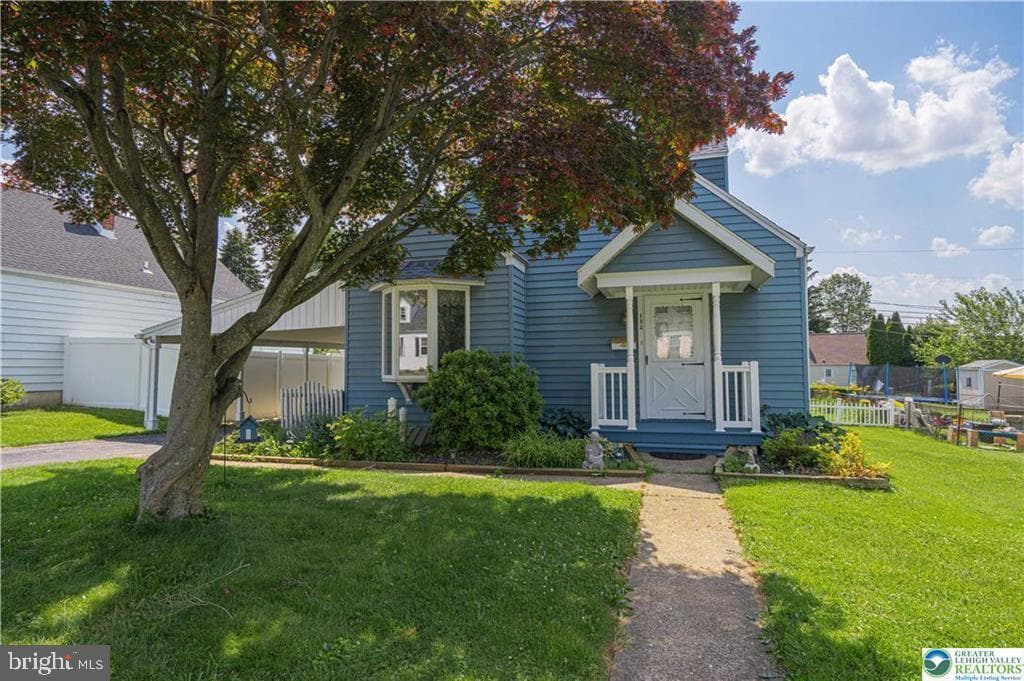 132 Cedar Road photo 1