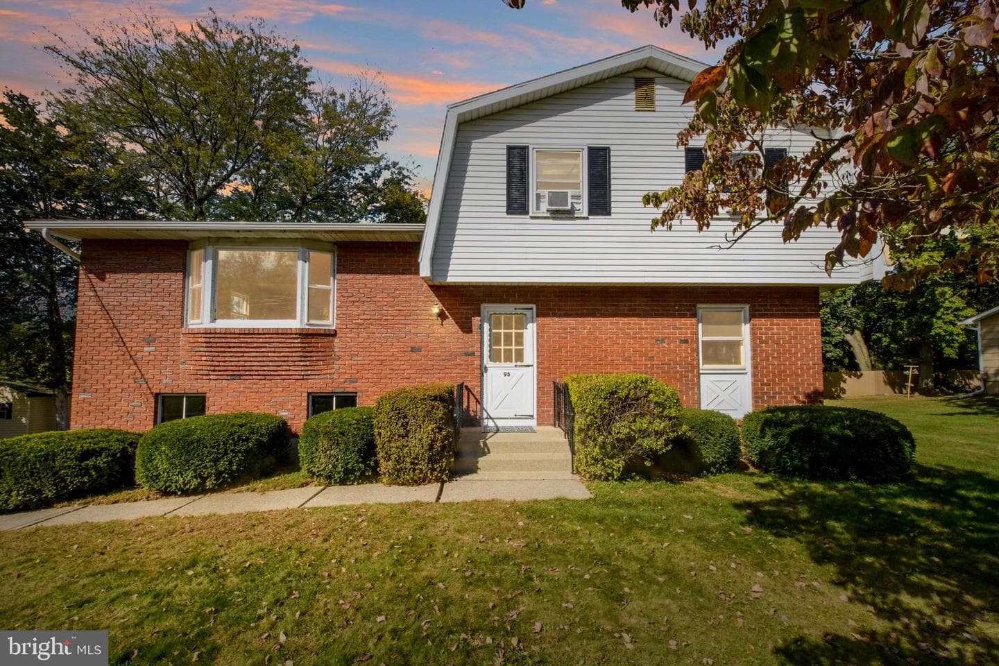 95 Jeffrey Street photo 1