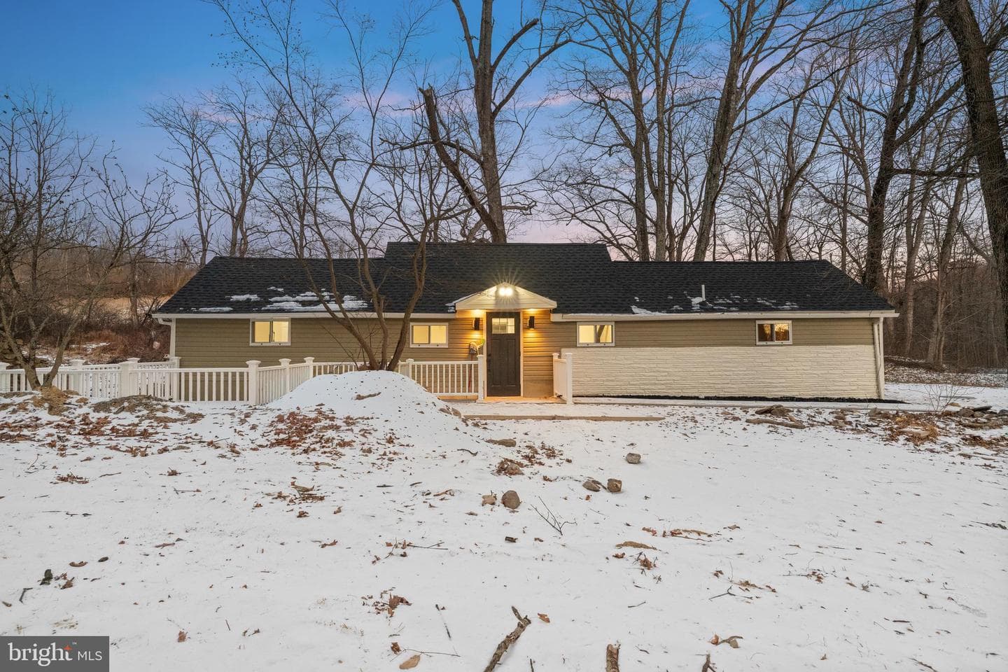 656 Creek Road photo 1