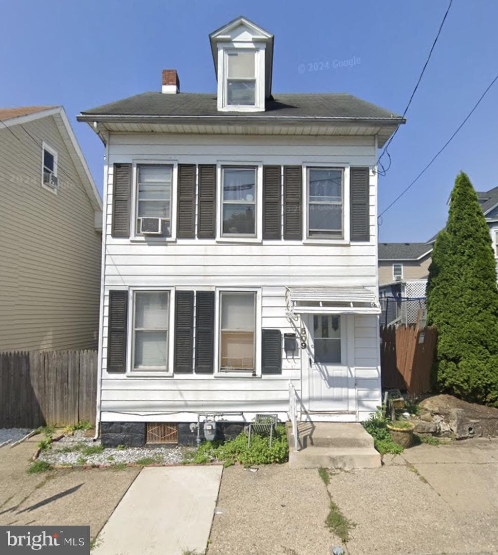 509 Centre Street photo 1