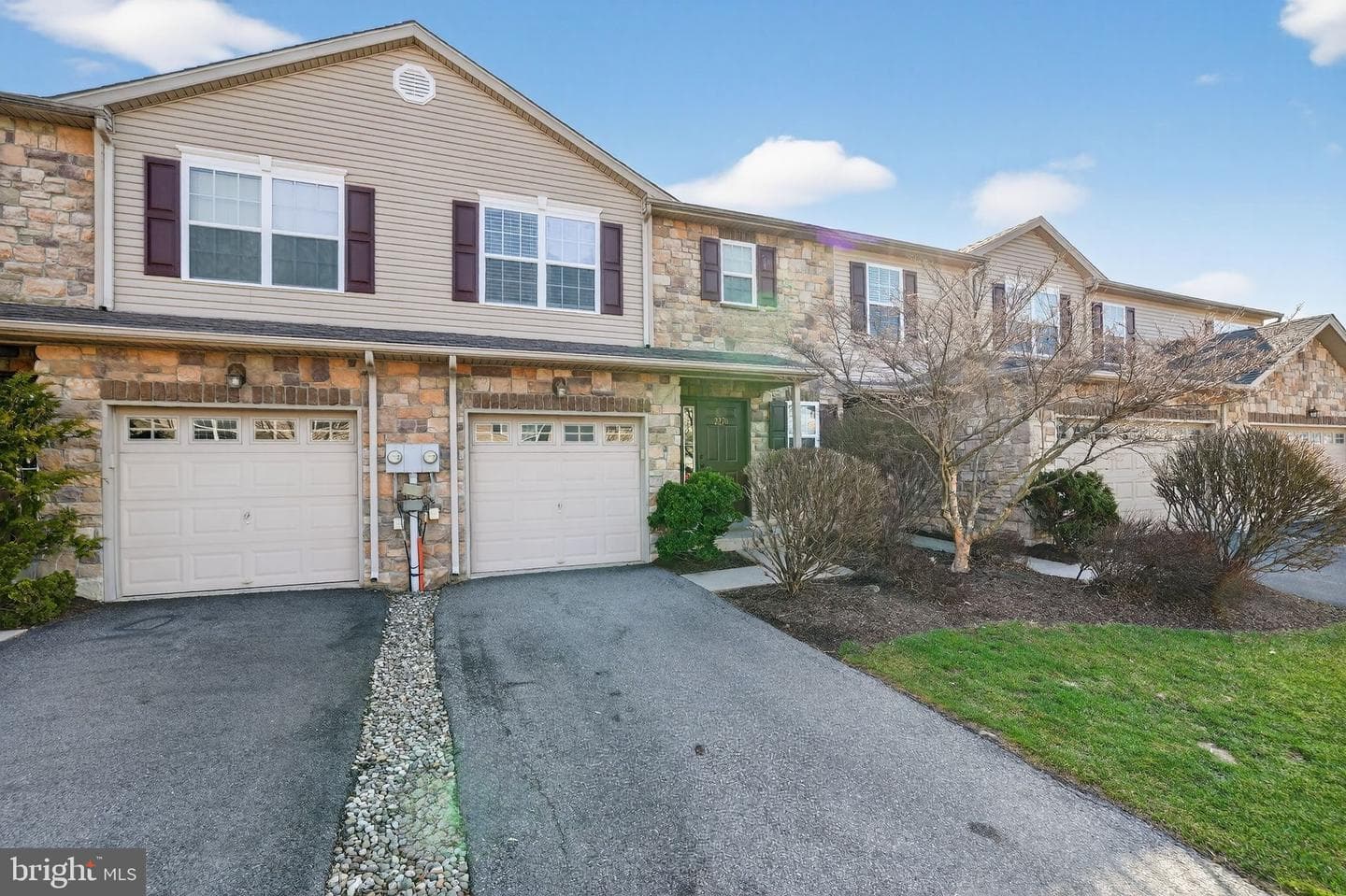 2270 Jeannette Lane photo 1