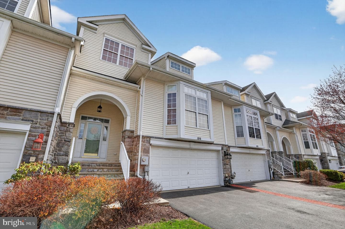 186 Oakmont Court, Easton