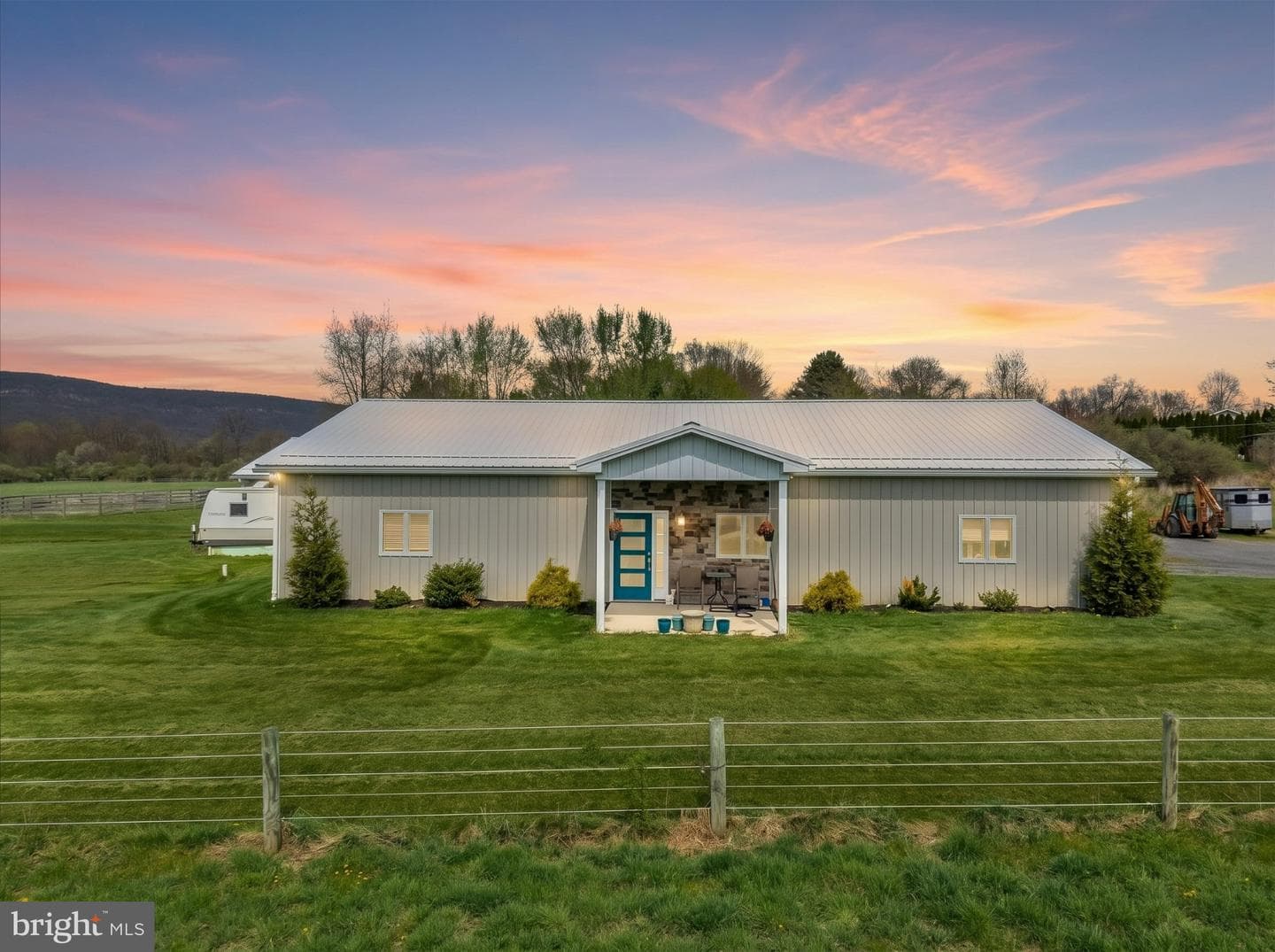 3670 N Dogwood Road photo 1