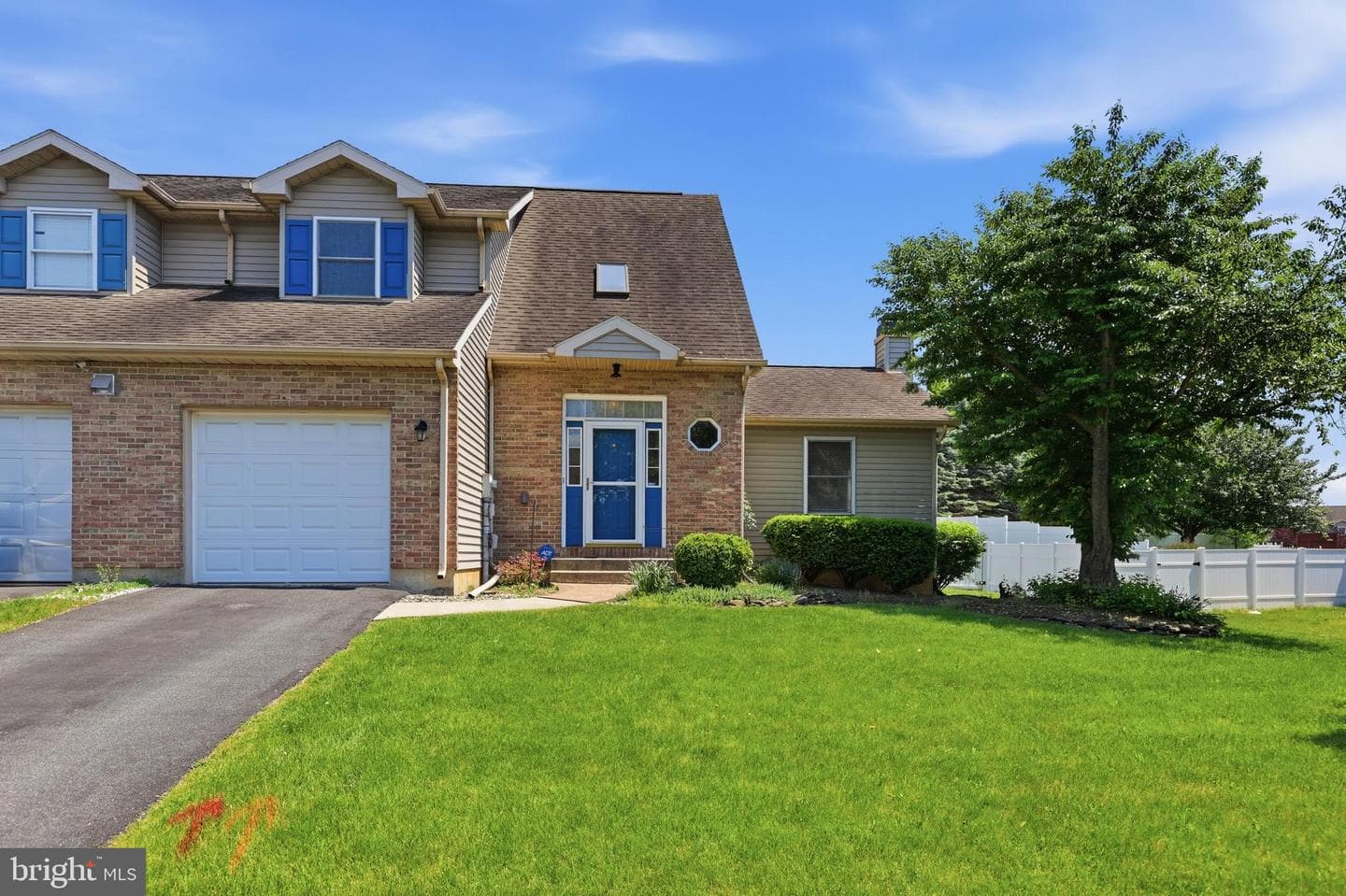 220 Melissa Drive photo 1