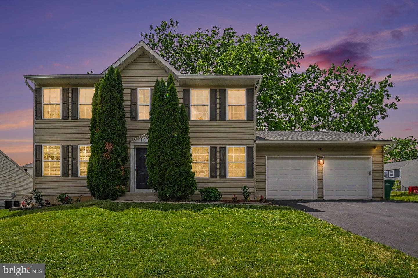 109 James Place