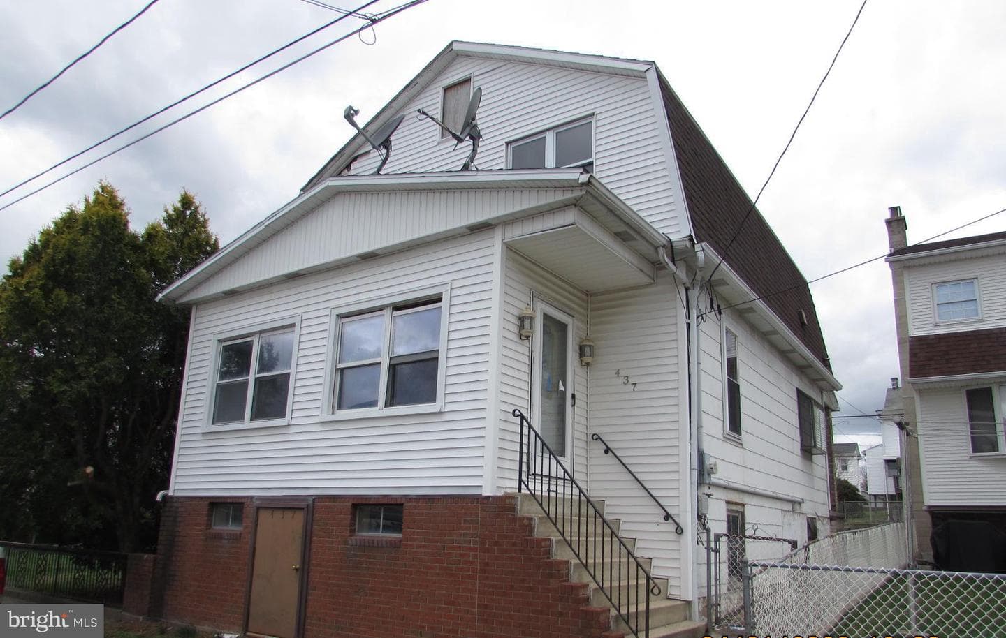 437 E Melrose Street photo 1